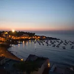Отель Wave
