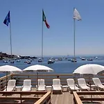 Wave Acireale
