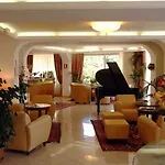 Wave Hotel 4*