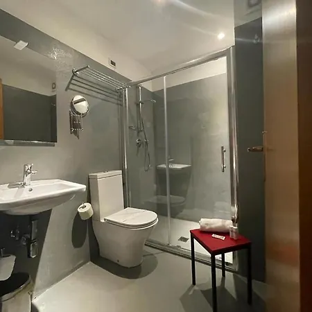 Hotell Wave 4*