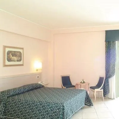 Wave 4* Acireale
