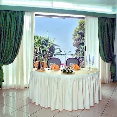 Hotel Wave Acireale